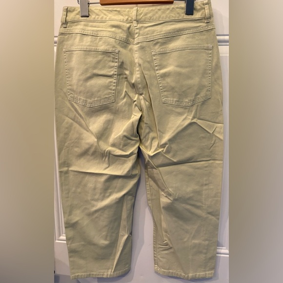 Liz Claiborne Cropped Pants - Picture 2 of 4